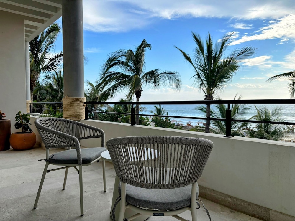 Deluxe Suite, 1 Bedroom, Air conditioning, Beach View