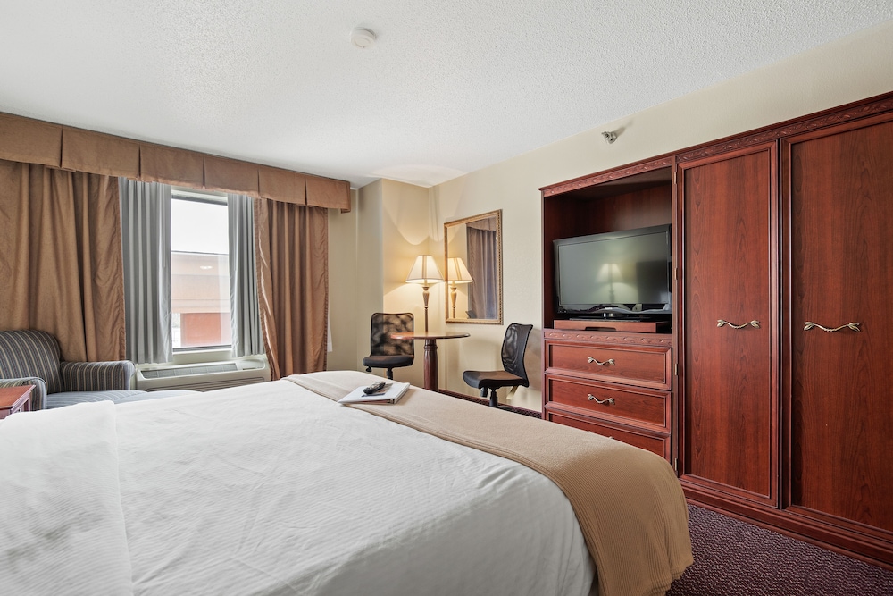 Standard King Suite - Photo 3