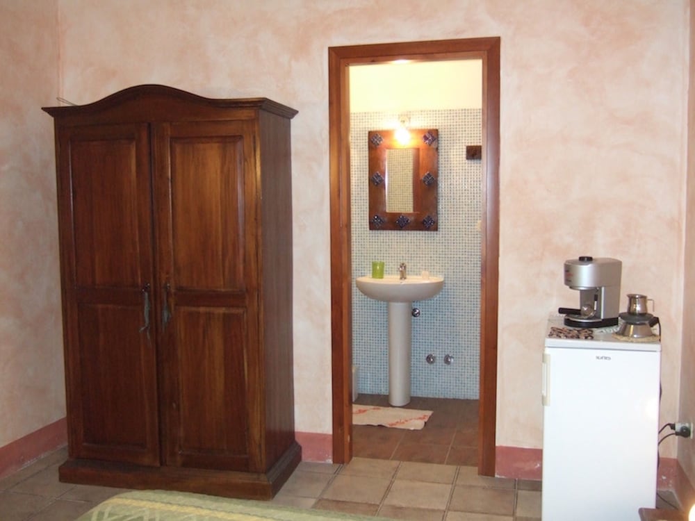 Double Room, 1 Queen Bed, Private Bathroom, Ground Floor photo 2