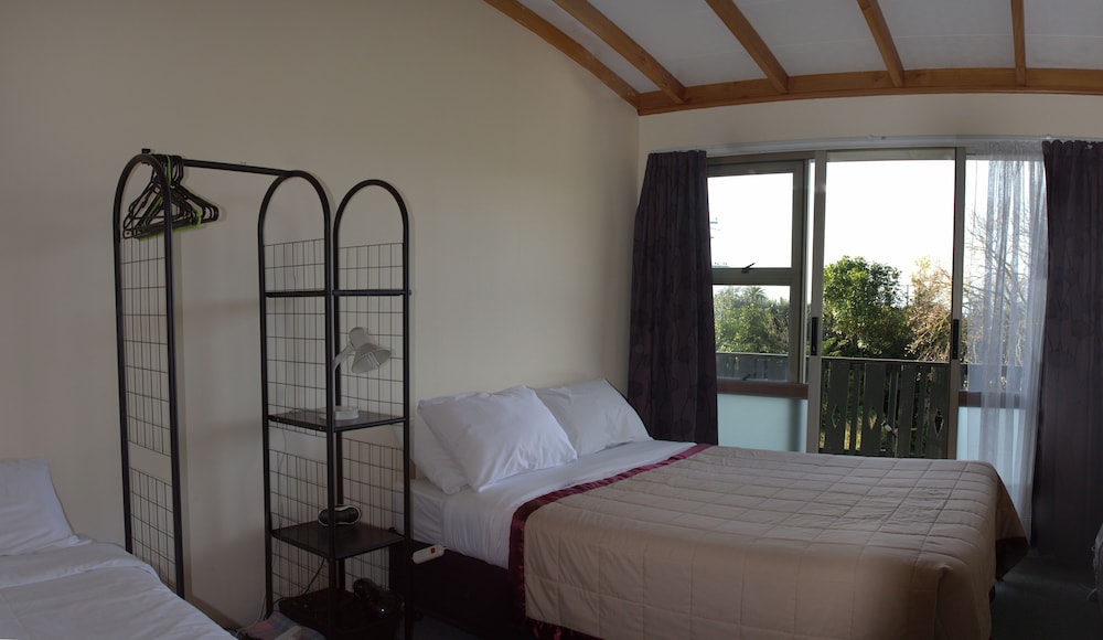 Standard Suite, 1 Bedroom, Non Smoking, Kitchen photo 2