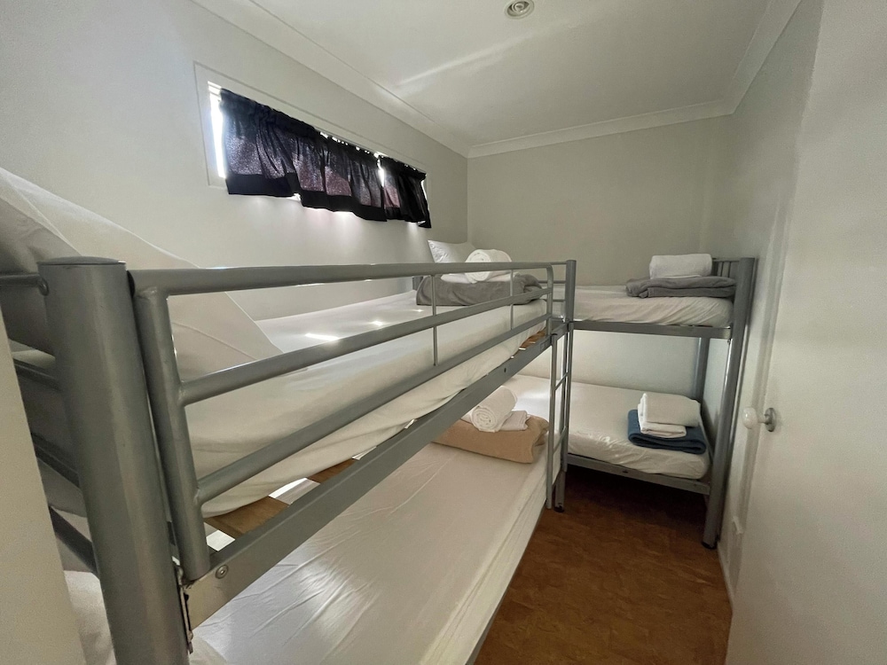 2 Bedroom Cabin - Sleeps 6 photo 1