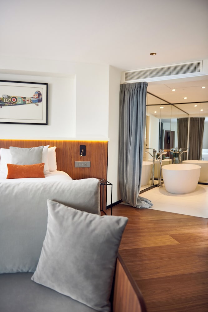 The Level, Junior Suite with Executive Lounge Access (2+2)