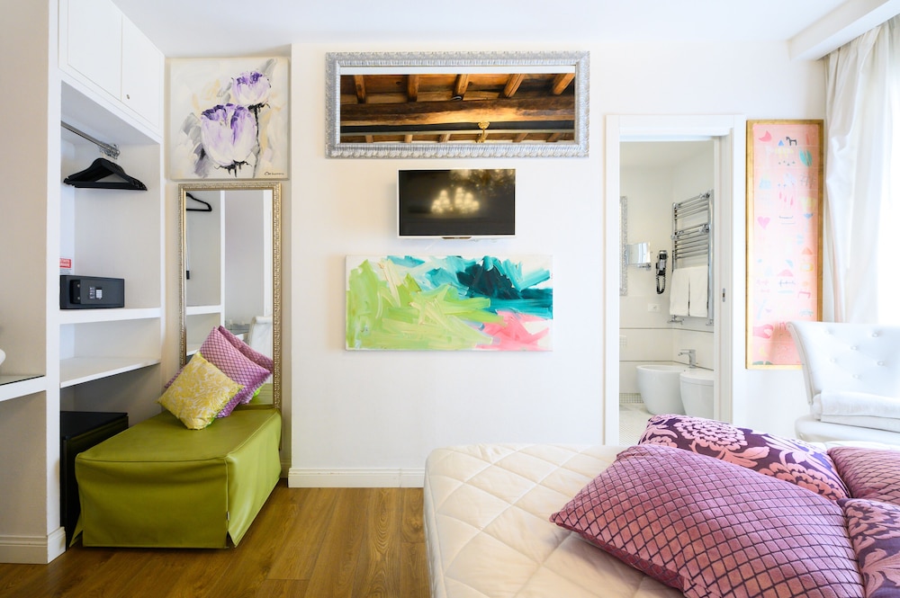 Superior Double Room, Balcony, City View photo 3