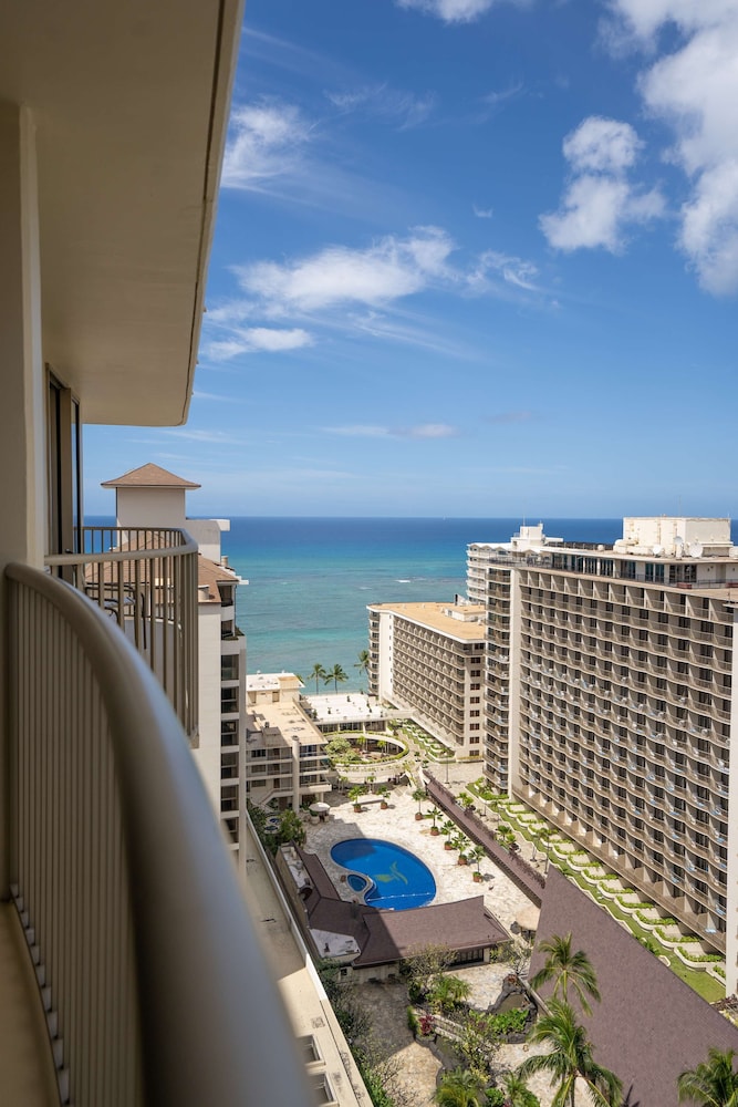 Suite, 1 Bedroom, Balcony, Ocean View (Hula Tower) - Photo 8