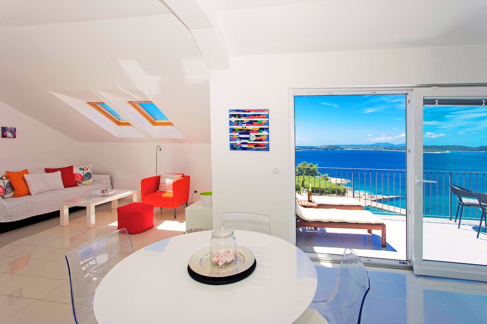 Panoramic Penthouse, Sea View (One & Only)