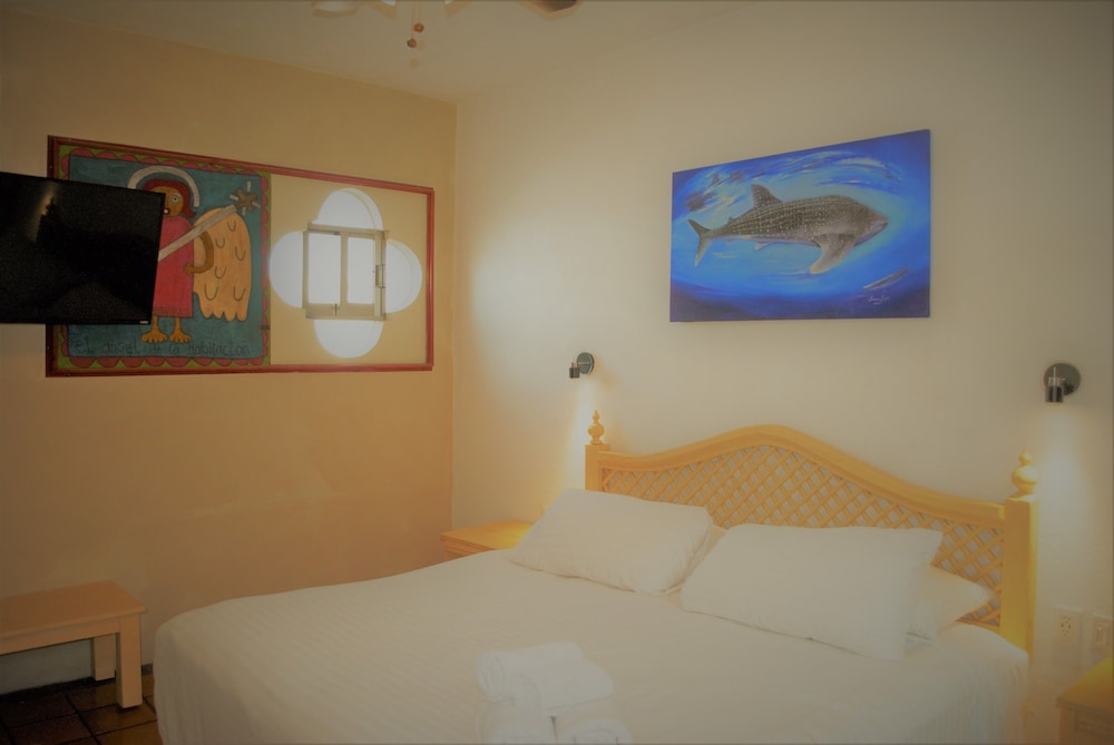 Superior Room, 1 King Bed photo 2