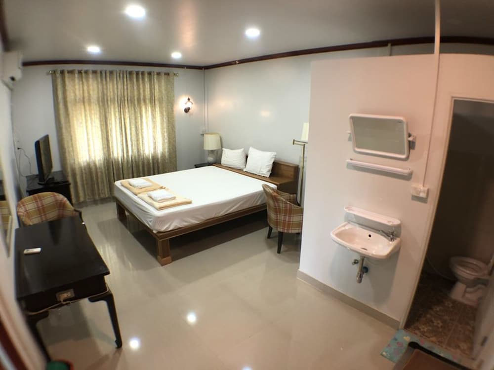 Standard Double Room photo 3