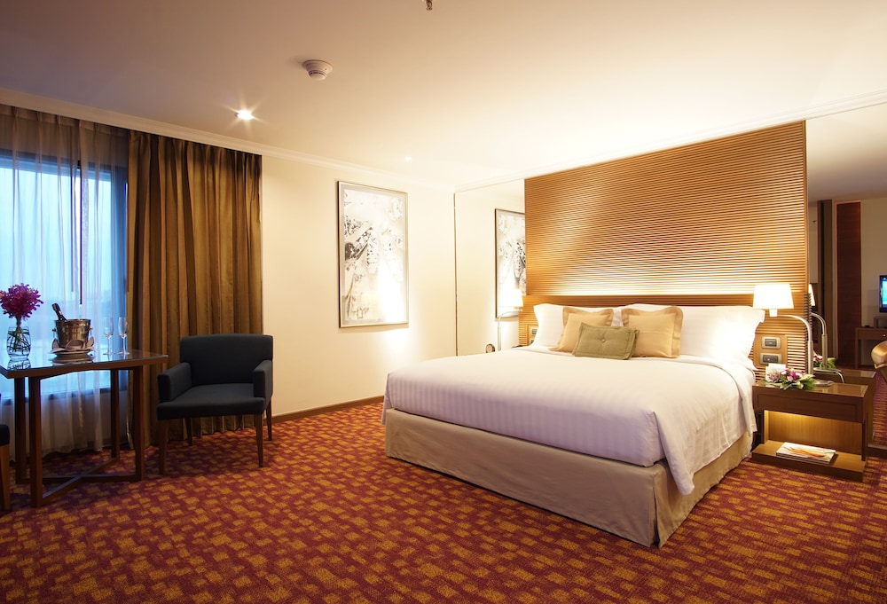 Junior Suite King with Exclusive Benefits photo 2