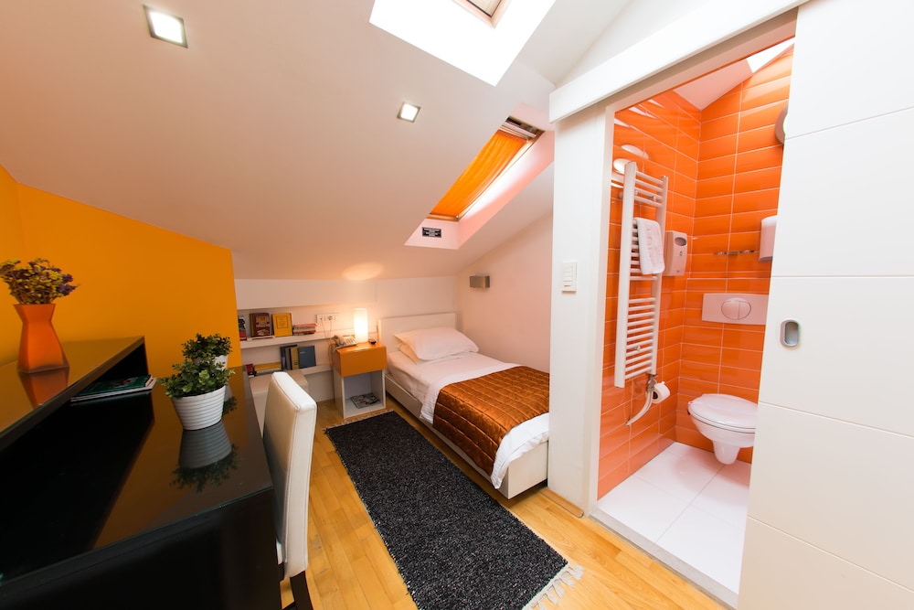 Classic Single Room