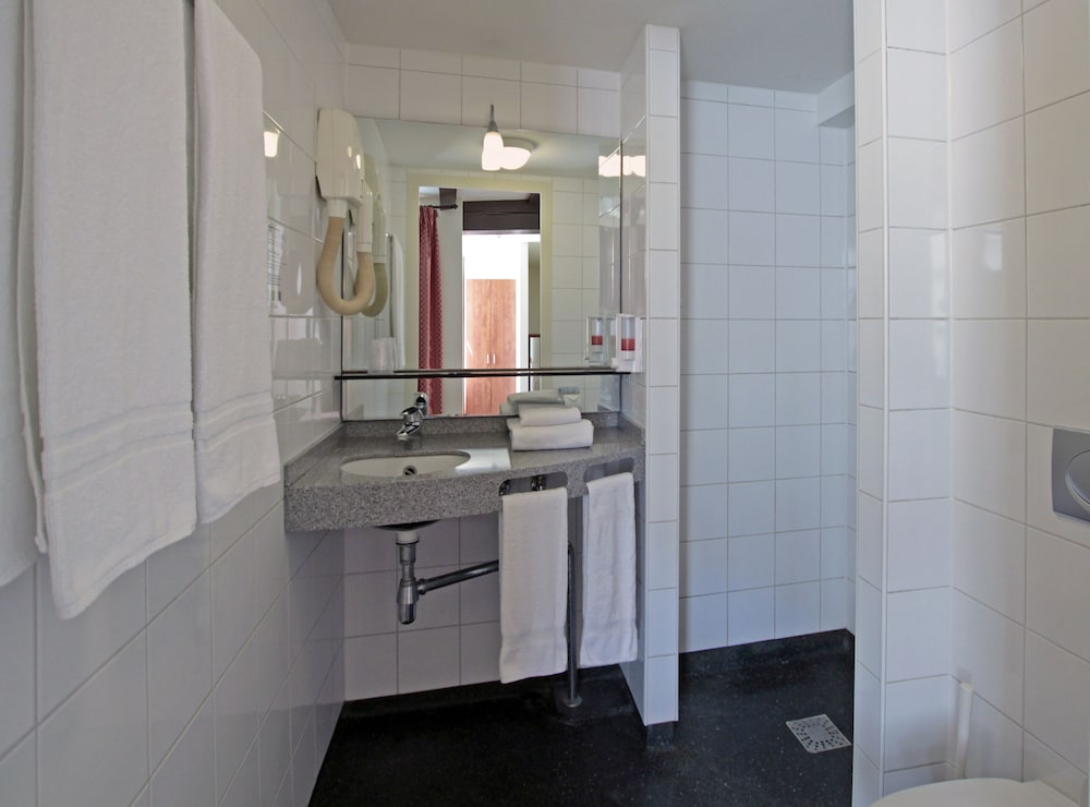 Apartment, 1 Bedroom, City View thumbnail 6