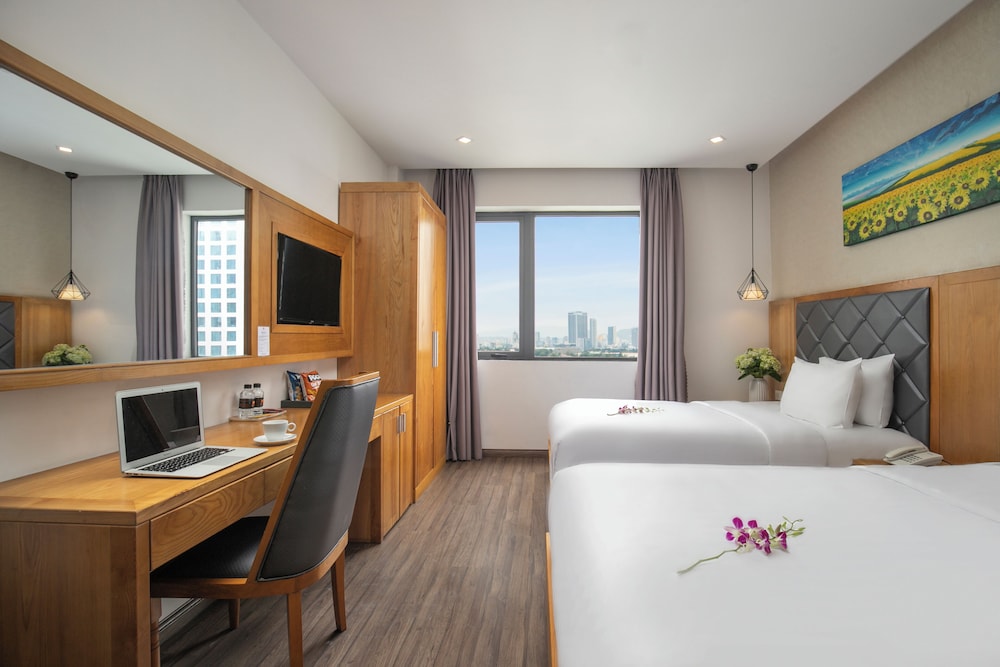 Deluxe Twin Room, City View photo 3