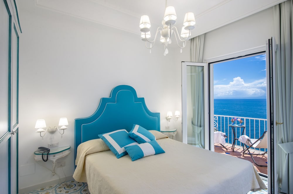 Double or Twin Room, Sea View - Photo 7
