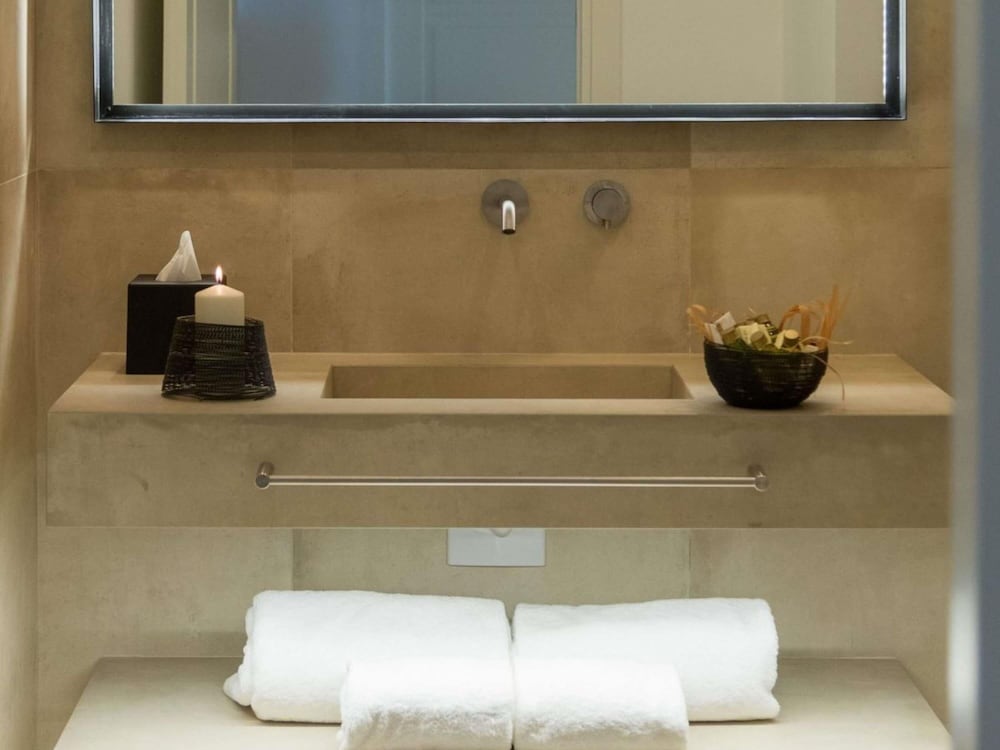 Deluxe Room, 1 Double Bed, Terrace photo 3
