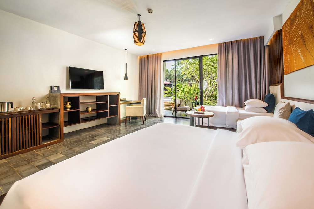 Family Suite Pool View