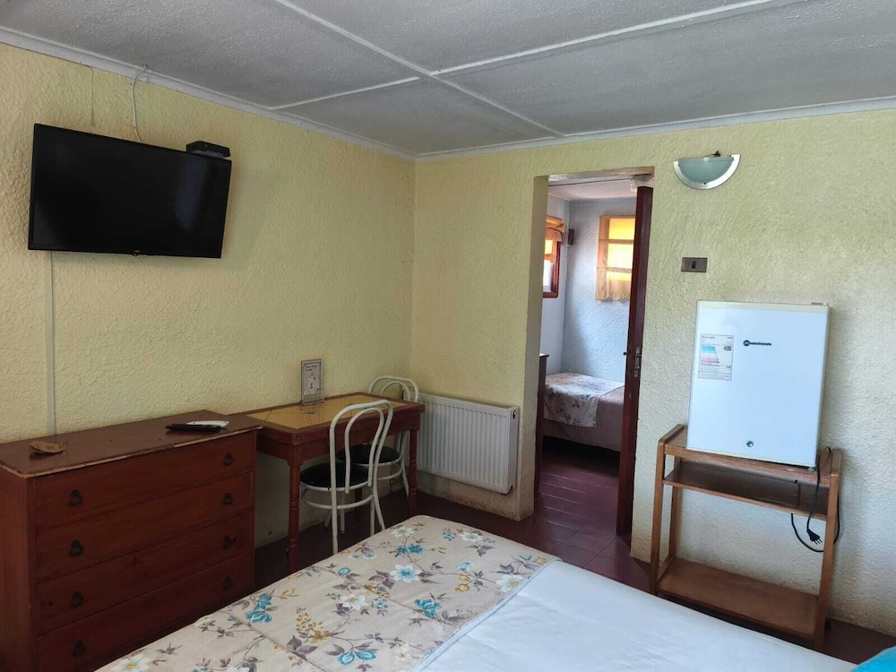 Classic Triple Room, Lake View photo 1
