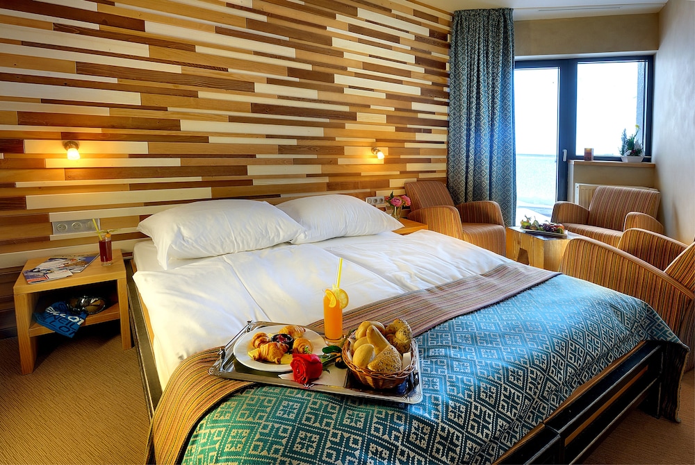 Deluxe Quadruple Room, Balcony, Hill View photo 1