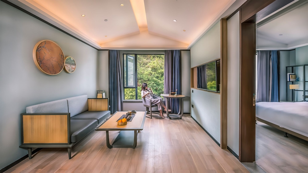 Executive Suite King Room photo 3