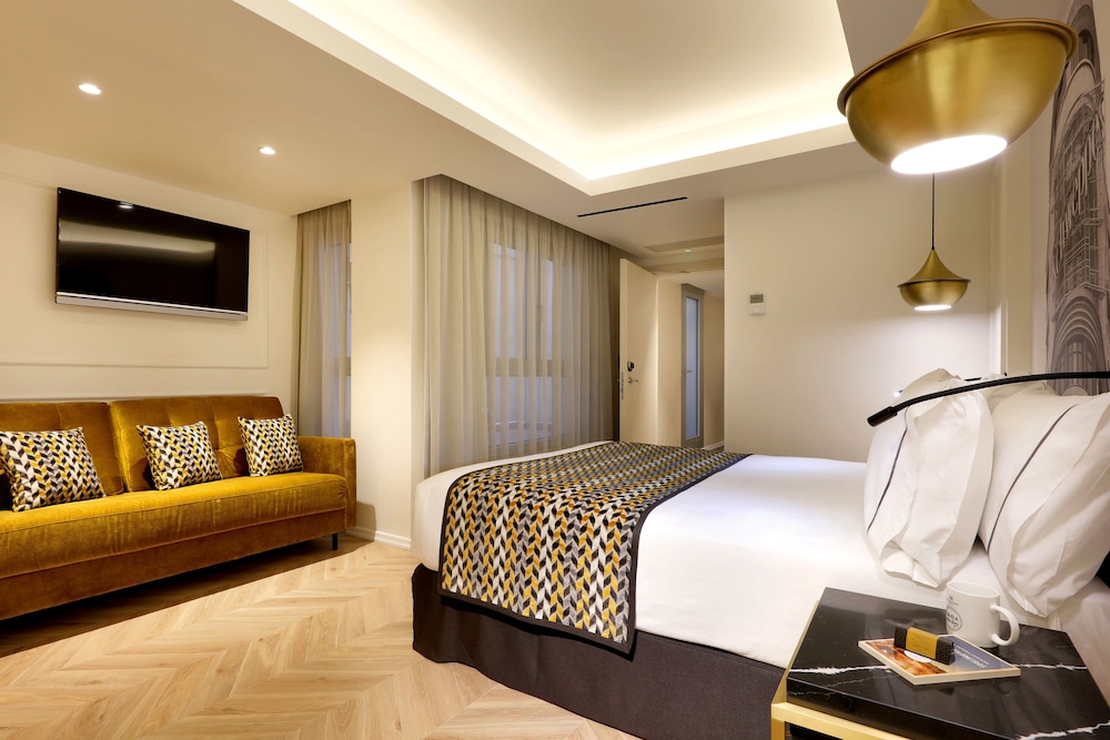Double or Twin Room thumbnail 5