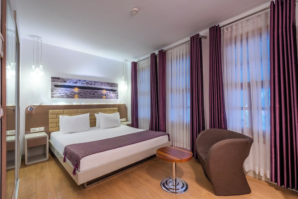 Deluxe Room, 1 Double Bed, Non Smoking, Sea View - Photo 1