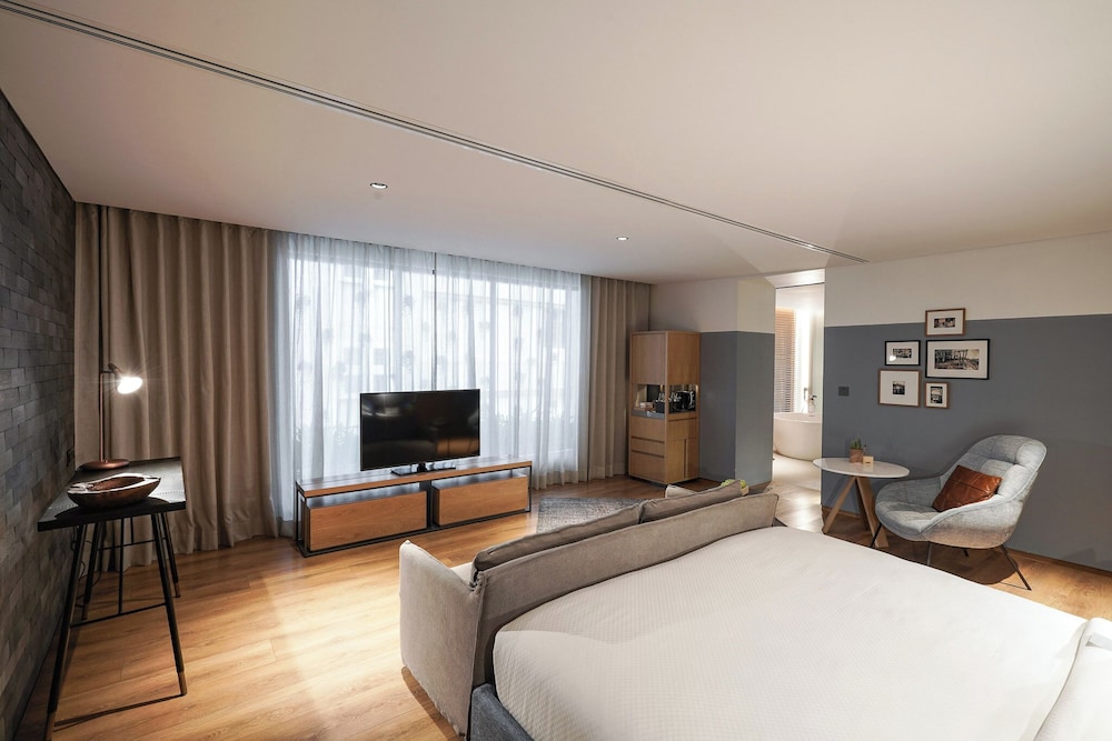 Junior Suite with Bathtub photo 2