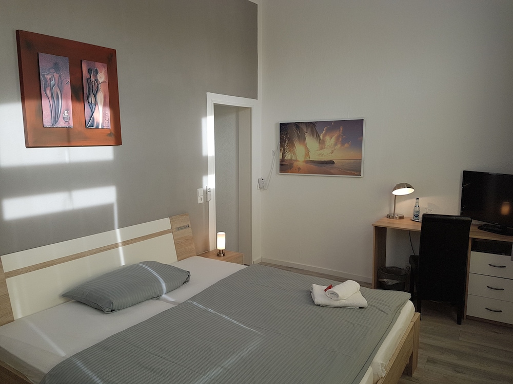 Standard Double or Twin Room, Single Use photo 3