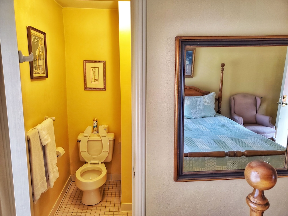 Comfort Room, 1 Queen Bed photo 2