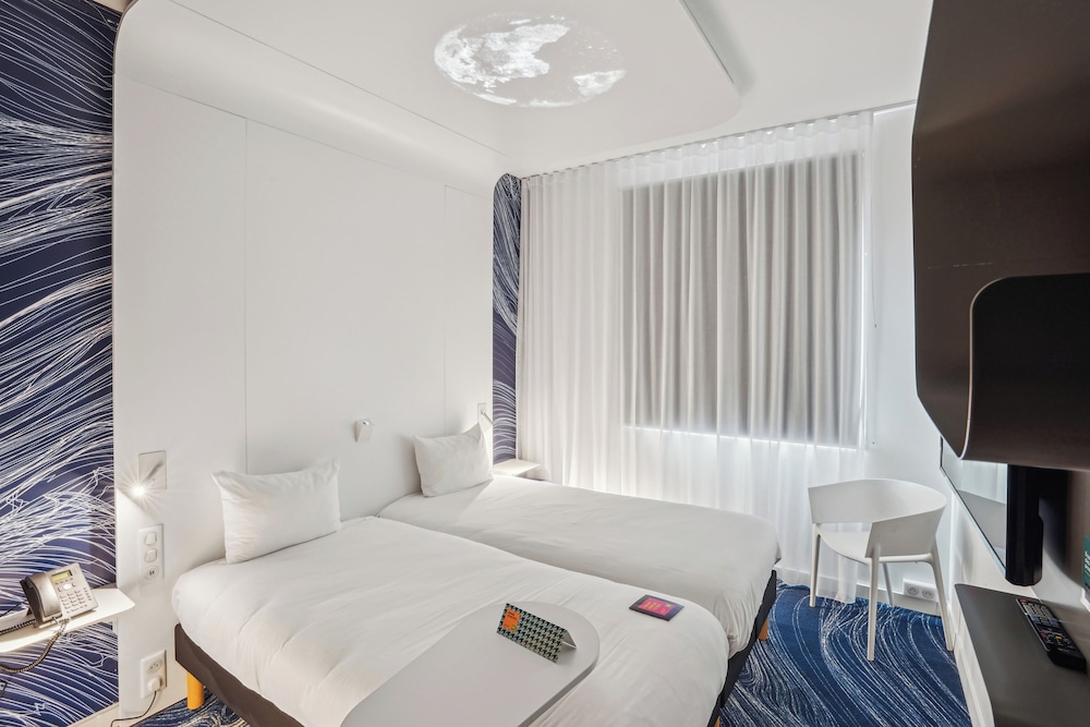 Standard Room, 2 Twin Beds - Photo 3