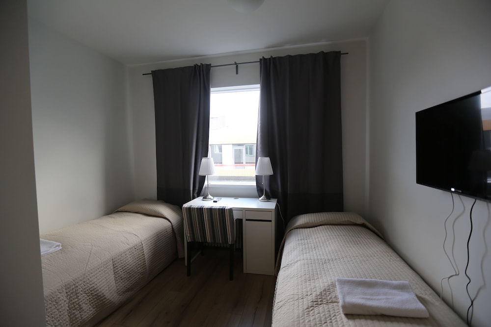 City Twin Room, Private Bathroom photo 1