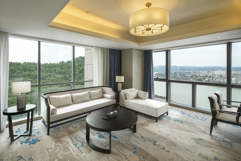 Galaxy Suite, Lake View photo 2