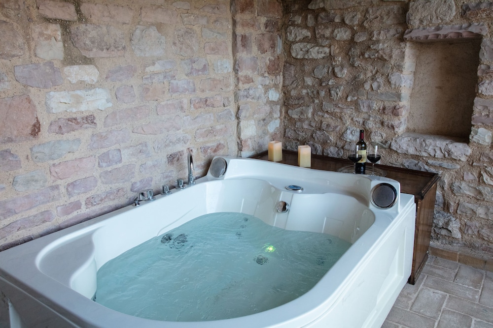 Suite, Valley View (Vittoria) photo 3