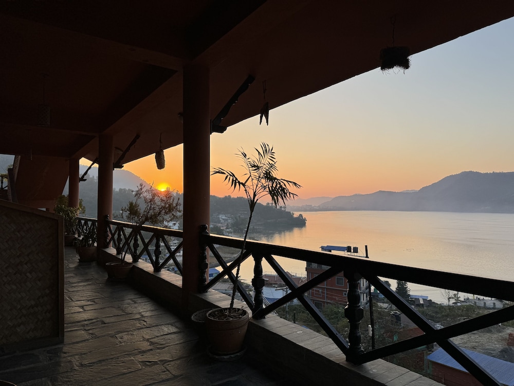 Luxury Double Room With Private Balcony Lake View, Breakfast Included photo 1