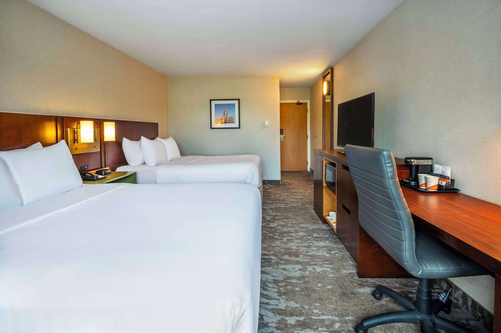Room, 2 Queen Beds, Non Smoking photo 3