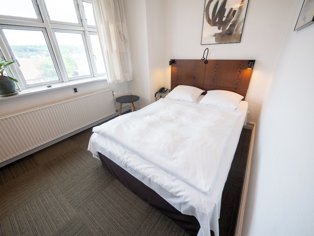 Standard Double Room, 1 Queen Bed (Bed 160 cm)