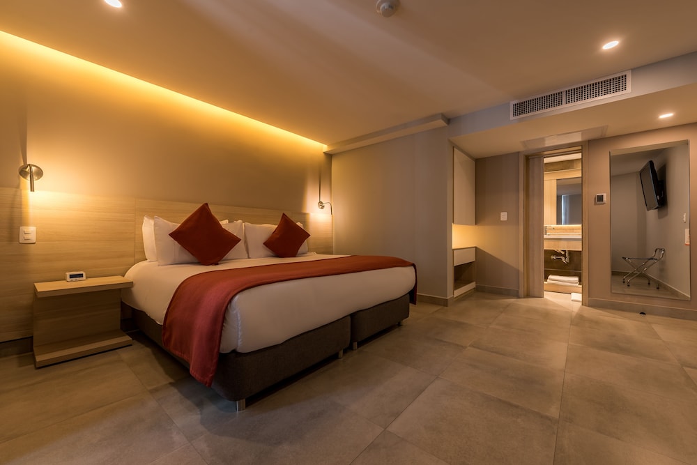 Suite, 1 King Bed, Non Smoking photo 1