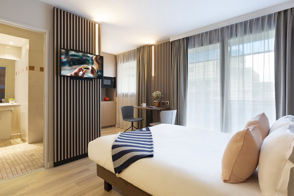 Deluxe Studio, Balcony