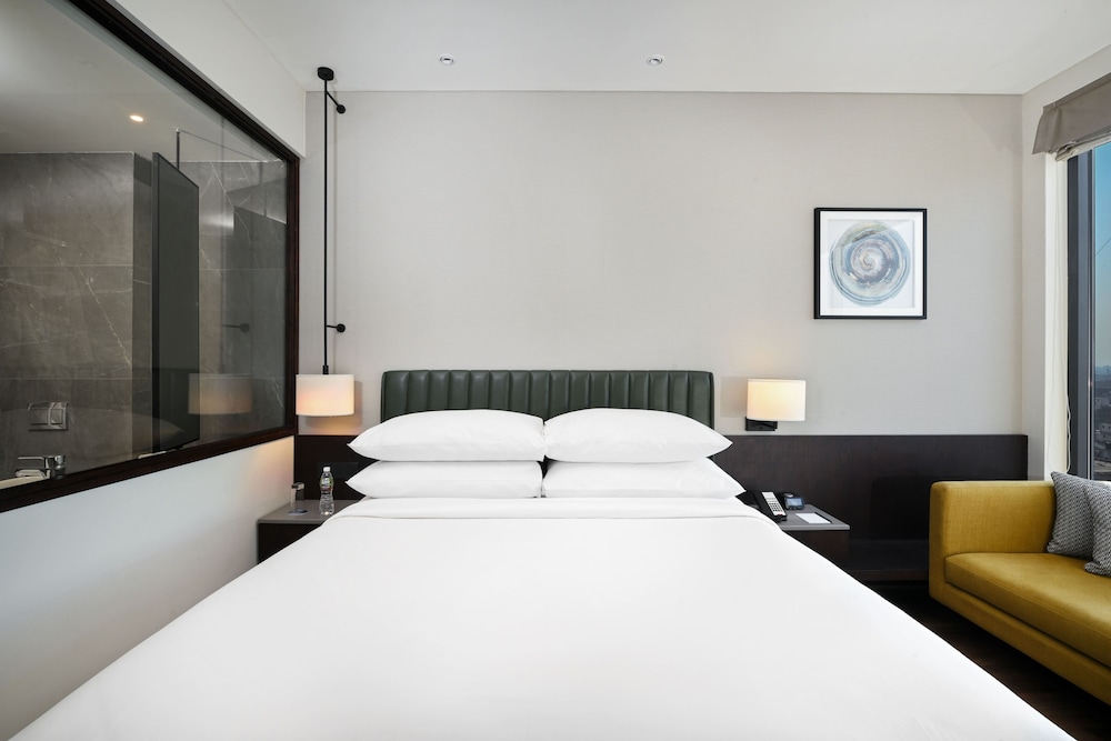 Premium Room, 1 King Bed with Sofa bed, City View - Photo 7