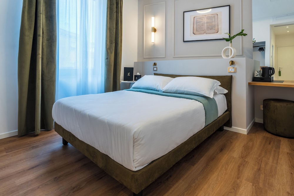 Double Room, 1 Queen Bed, Non Smoking, Private Bathroom