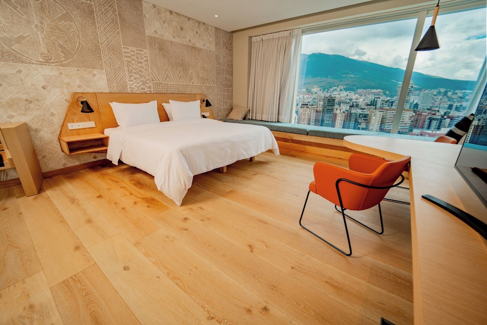 Panoramic Room (Premium View King)