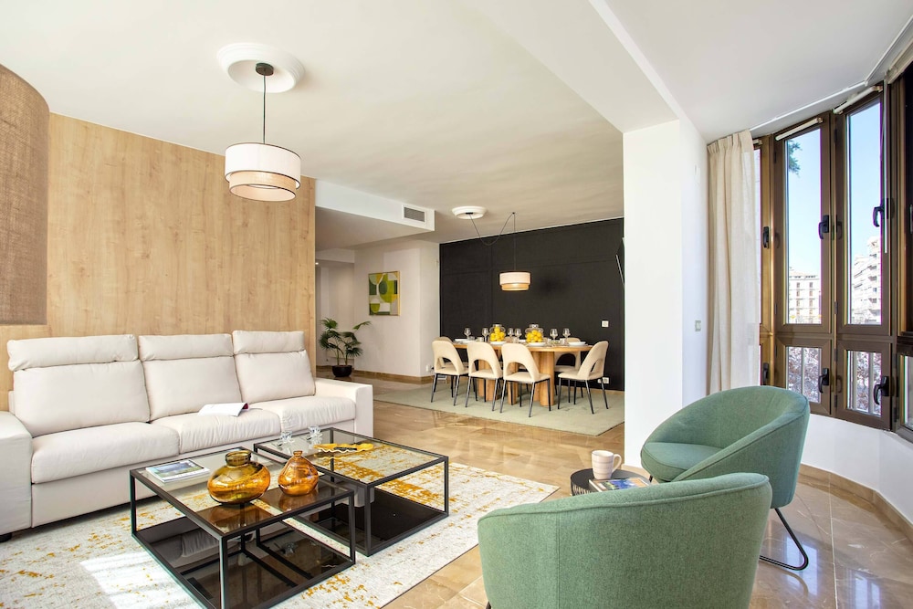 Apartment (4 Bedrooms)