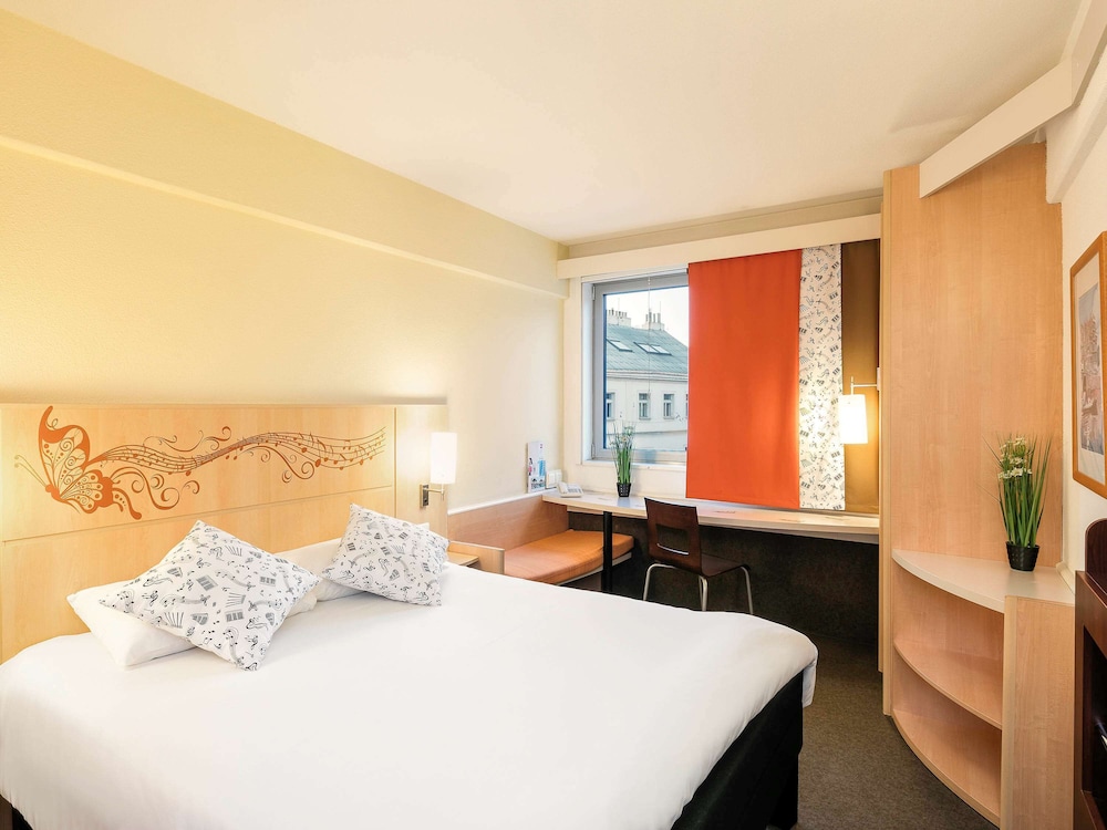 Room, 1 Double Bed - Photo 3