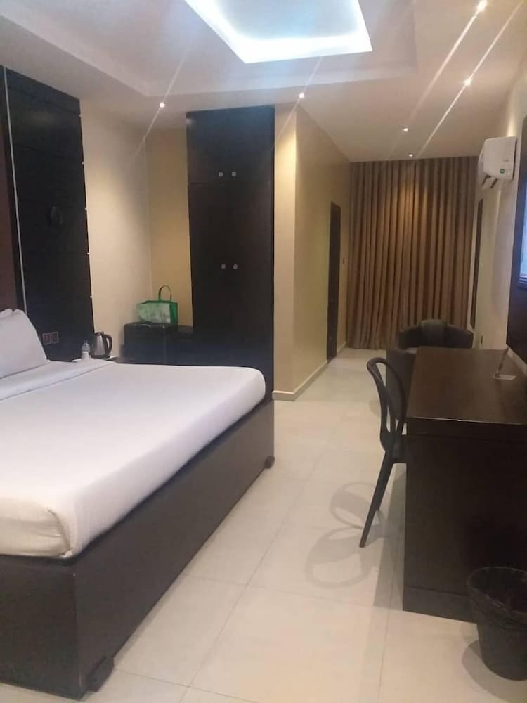 Luxury Room, 1 Queen Bed photo 2