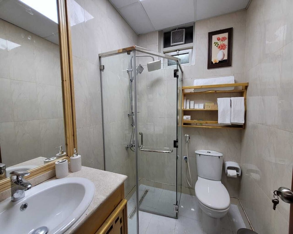 Deluxe Triple Room, City View photo 3