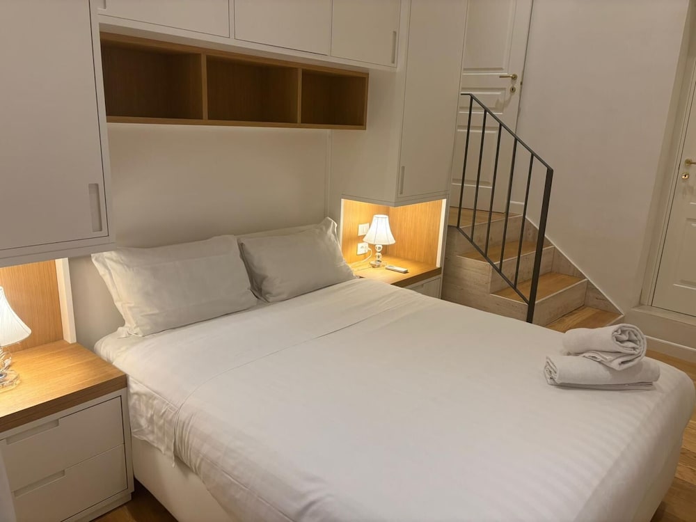 Deluxe Duplex, 1 Queen Bed with Sofa bed