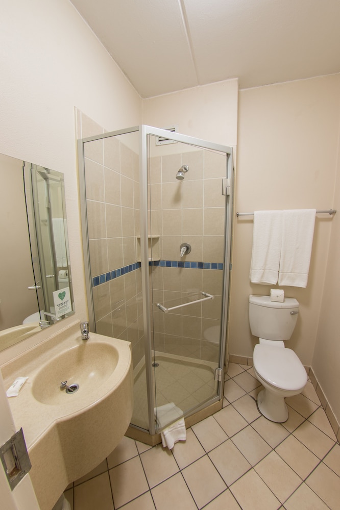 Twin Room, Smoking photo 3