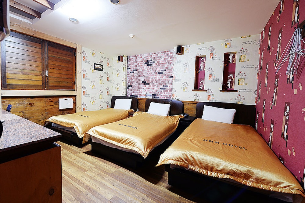 Triple Room, 3 Twin Beds photo 2