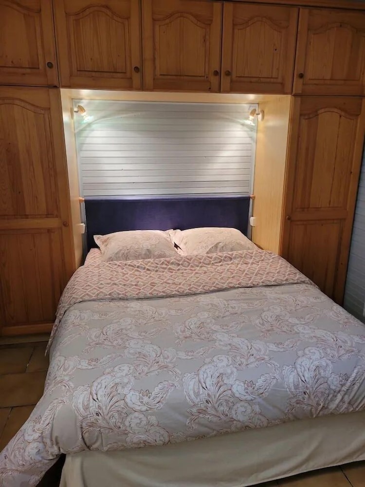 Classic Double Room, Private Bathroom (La Cache-Cache) photo 1