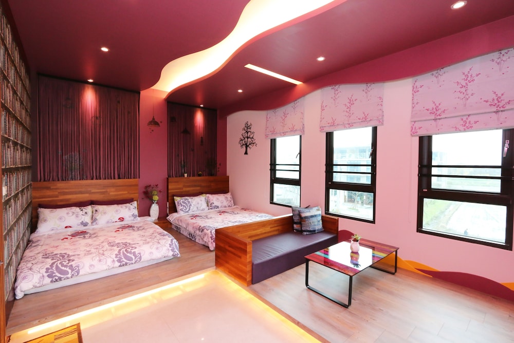 Superior Quadruple Room photo 2