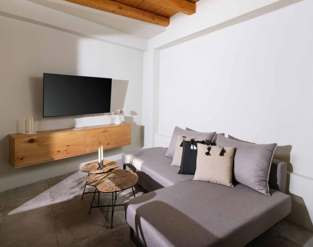 Apartment, Smoking