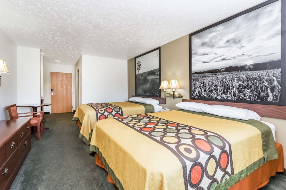 Room, 2 Queen Beds, Non Smoking - Photo 1