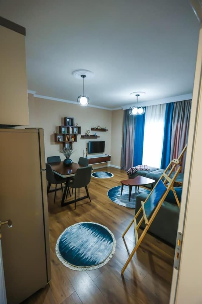 Apartment, 3 Bedrooms, Balcony, City View photo 2